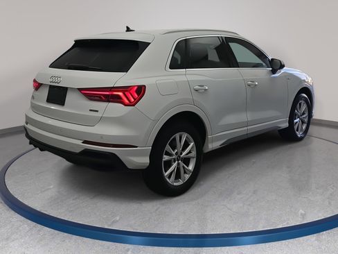 Used 2023 Audi Q3 2.0T Premium w/ Convenience Package image 5