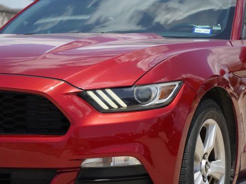 Used 2016 Ford Mustang Coupe RWD image 4