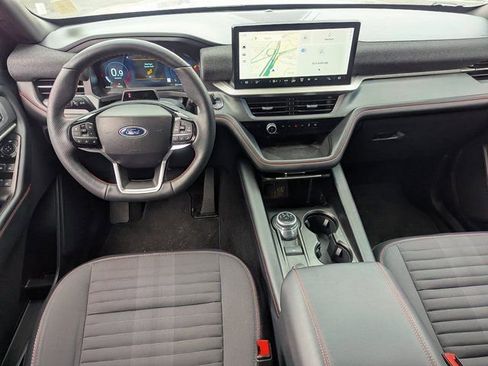 Used 2025 Ford Explorer ST-Line w/ ST-Line Street Pack image 28