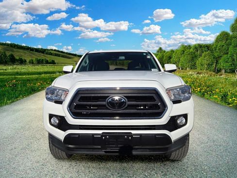 Used 2021 Toyota Tacoma SR5 RWD image 8