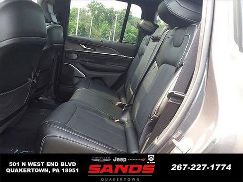 New 2023 Jeep Grand Cherokee Overland w/ Luxury Tech Group IV image 15