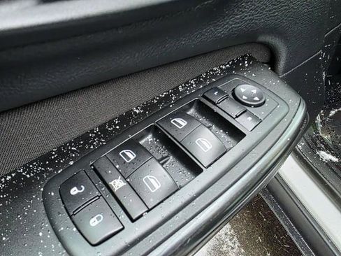 Used 2014 Jeep Cherokee Sport image 16