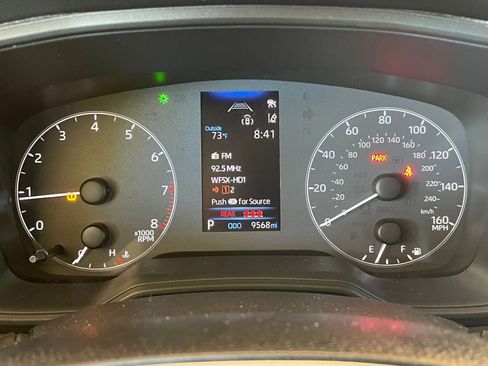 Used 2025 Toyota Corolla Cross LE image 38