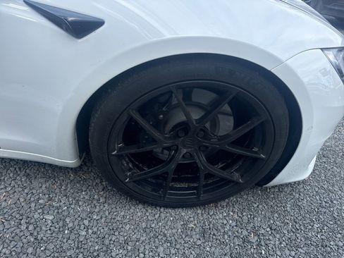 Used 2021 Tesla Model S Plaid image 25