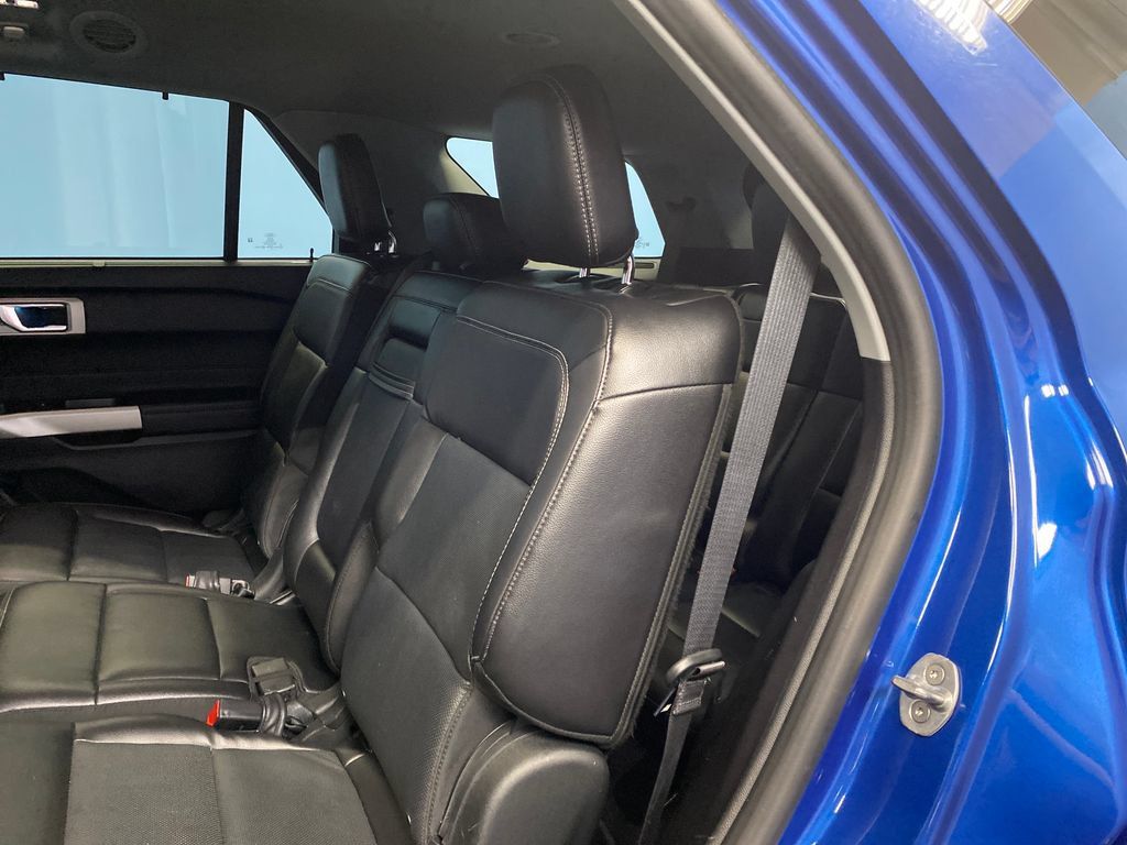 Used 2021 Ford Explorer Limited AWD/4WD image 25