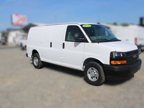 Used 2024 Chevrolet Express 2500 w/ Driver Convenience Package image 2