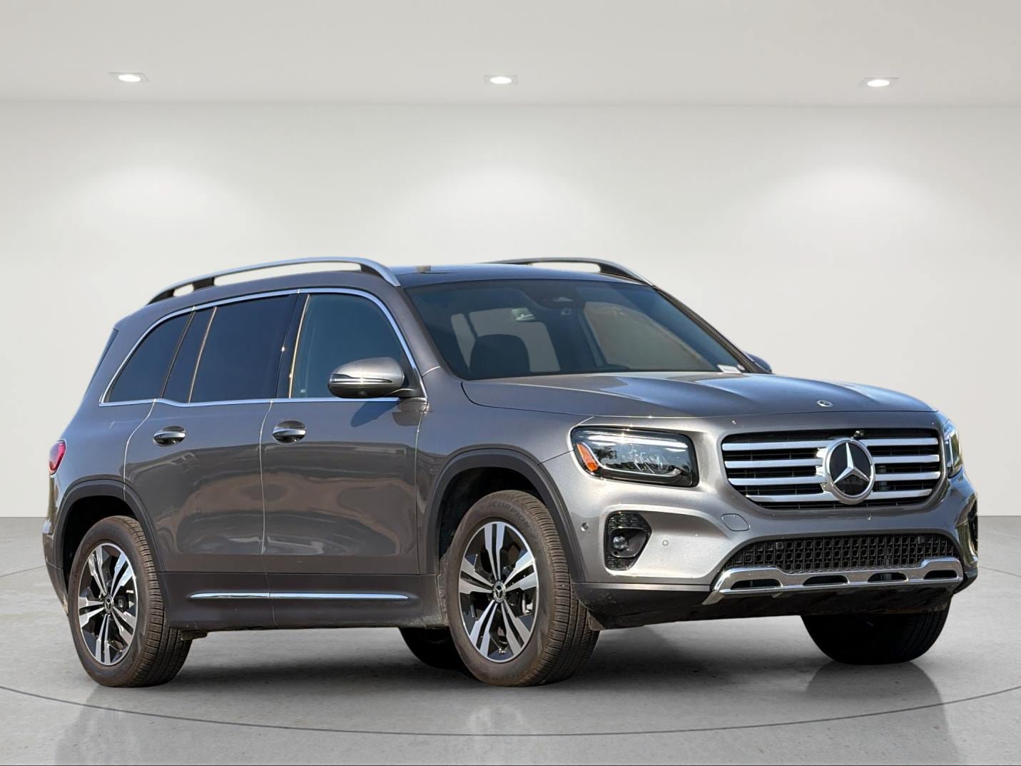 Used 2026 Mercedes-Benz GLB 250 4MATIC image 7
