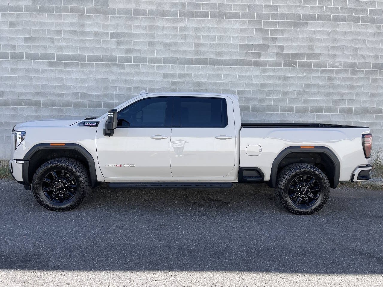Used 2026 GMC Sierra 2500 AT4 AWD/4WD image 15