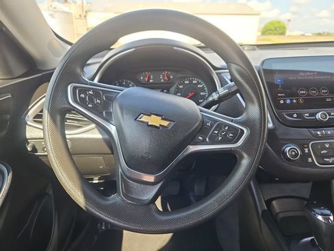 Used 2020 Chevrolet Malibu LS image 16