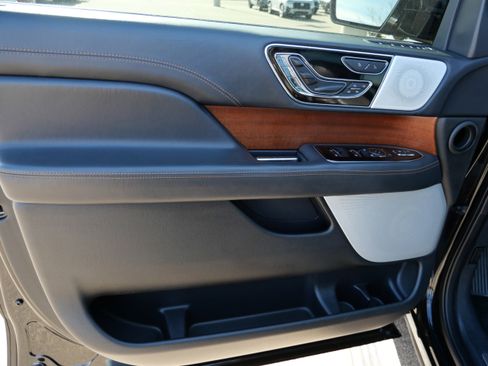 Used 2022 Lincoln Navigator Black Label image 23