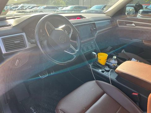 Used 2021 Volkswagen Atlas SE w/ Panoramic Sunroof Package AWD/4WD image 8