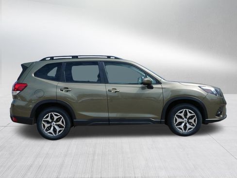 Certified 2023 Subaru Forester Premium AWD/4WD image 8