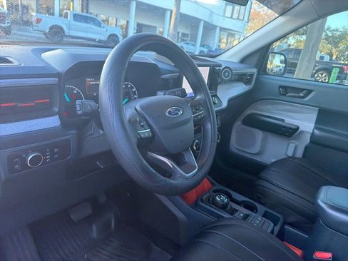 Used 2023 Ford Maverick XLT image 9