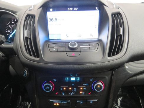 Used 2019 Ford Escape SEL image 19