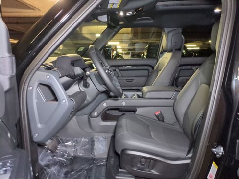 New 2026 Land Rover Defender 110 X-Dynamic SE AWD/4WD image 15