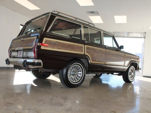 Used 1989 Jeep Grand Wagoneer image 42