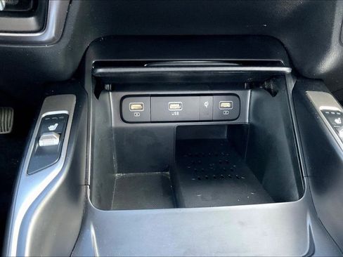 Used 2023 Kia Sorento EX w/ Panoramic Sunroof Package AWD/4WD image 16