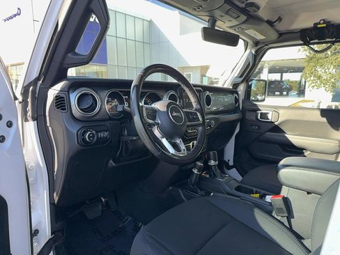 Used 2022 Jeep Gladiator Overland image 12