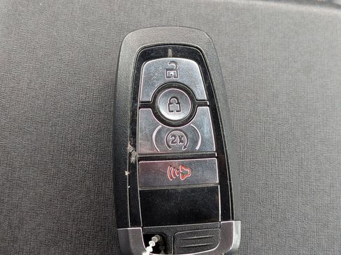 Certified 2021 Ford Bronco Badlands w/ Sasquatch Package AWD/4WD image 31