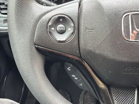 Used 2017 Honda HR-V LX image 12