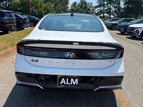 New 2025 Hyundai Sonata Limited image 4
