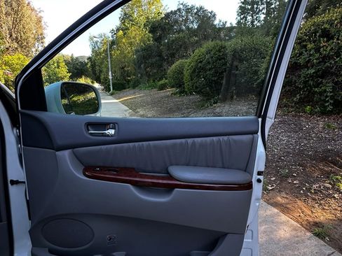 Used 2005 Toyota Sienna XLE Limited FWD image 40