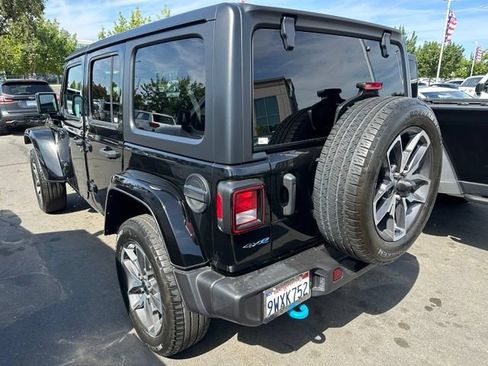 Used 2024 Jeep Wrangler Unlimited AWD/4WD image 3