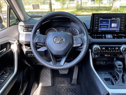 Used 2022 Toyota RAV4 XLE image 8