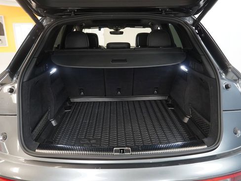 Used 2021 Audi SQ5 Prestige w/ Prestige Package image 13