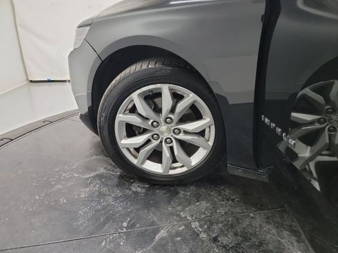 Used 2017 Chevrolet Impala LT image 28