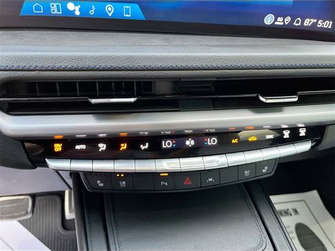 Used 2025 Cadillac XT4 Sport image 15