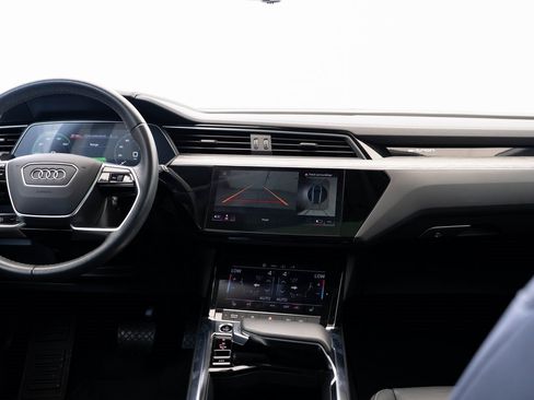 Used 2022 Audi e-tron Premium w/ Convenience Plus Package image 30