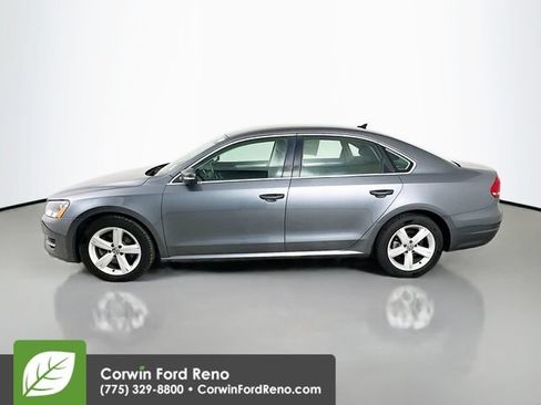 Used 2013 Volkswagen Passat 2.5 SE FWD image 4