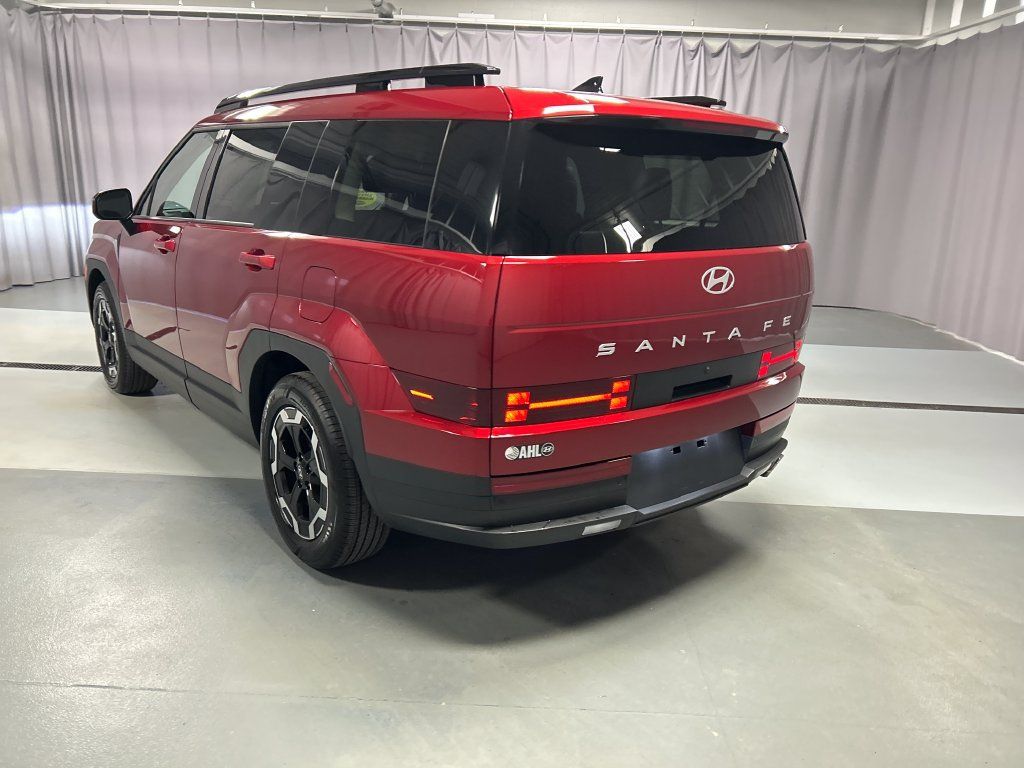 Used 2025 Hyundai Santa Fe SEL FWD image 5