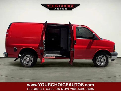 Used 2017 Chevrolet Express 3500 RWD image 9