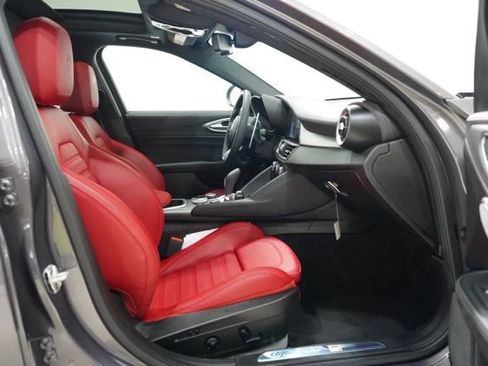 Used 2025 Alfa Romeo Giulia Veloce image 34