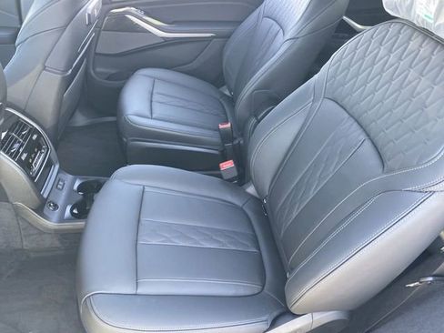 New 2025 BMW X7 M60i image 17