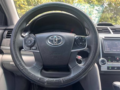 Used 2014 Toyota Camry LE image 22