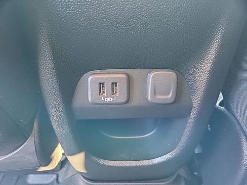 Used 2022 Chevrolet Colorado LT w/ LT Convenience Package image 15