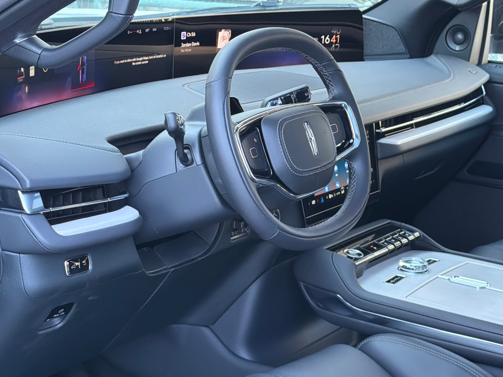 New 2026 Lincoln Navigator L Reserve AWD/4WD image 16