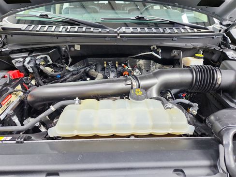 Used 2023 Ford Expedition Max XLT image 17