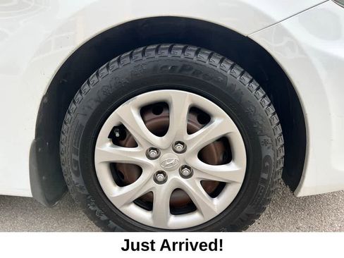 Used 2014 Hyundai Accent GLS image 13