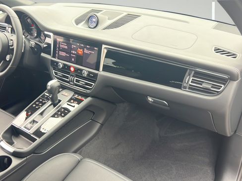 New 2026 Porsche Macan Turbo AWD/4WD image 21