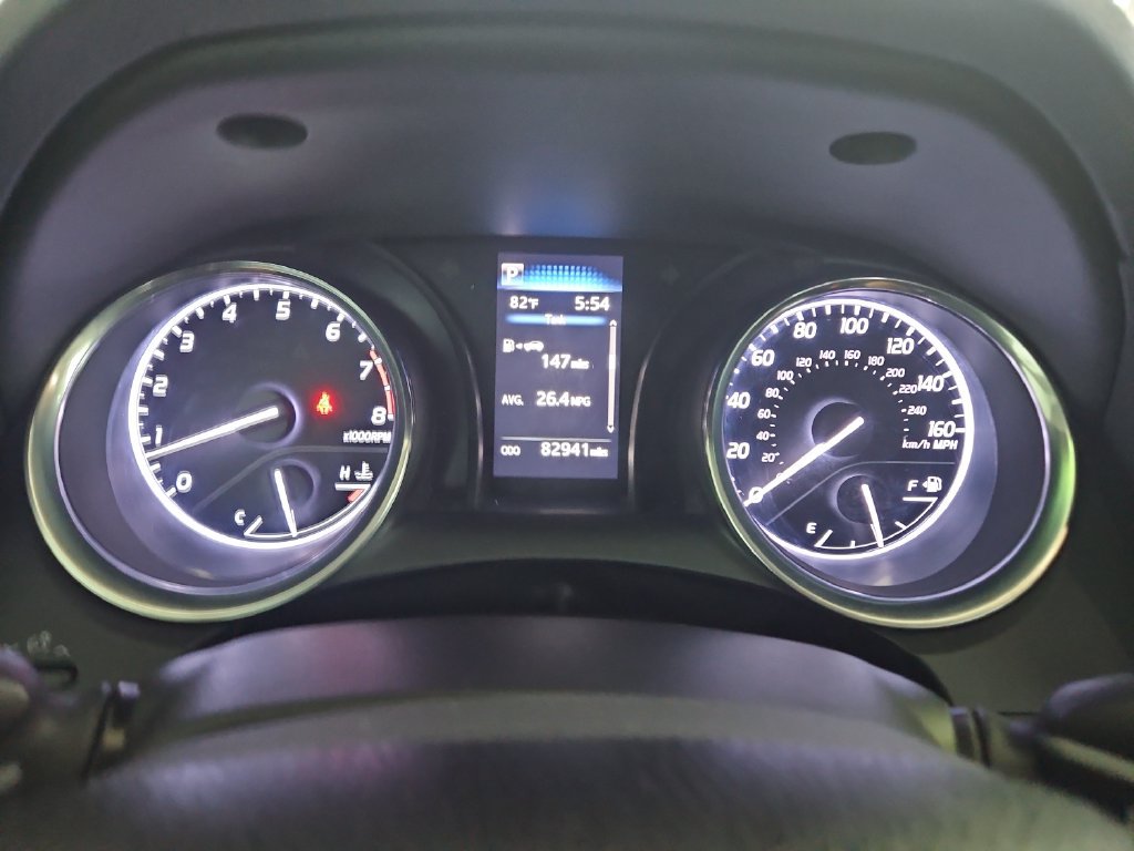 Used 2020 Toyota Camry SE FWD image 21