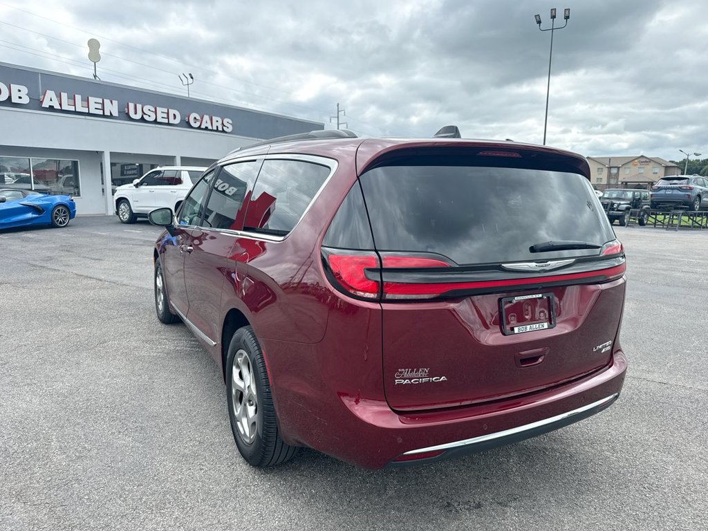 Used 2023 Chrysler Pacifica Limited AWD/4WD image 12