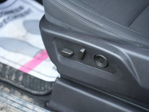 Used 2025 Chevrolet Silverado 1500 LT image 24