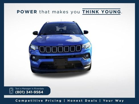 Used 2024 Jeep Compass Latitude image 2