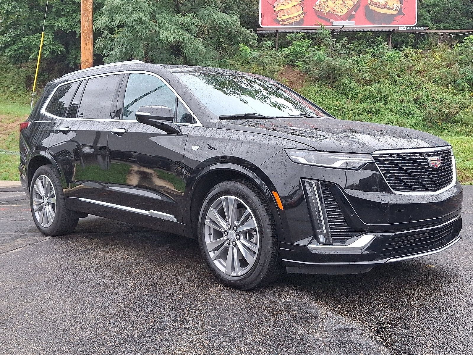 Used 2025 Cadillac XT6 Premium Luxury w/ LPO, Floor Liner Package FWD image 3