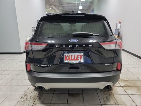 Used 2022 Ford Escape Titanium image 6