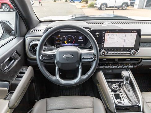 Used 2025 Chevrolet Colorado ZR2 w/ Technology Package image 12